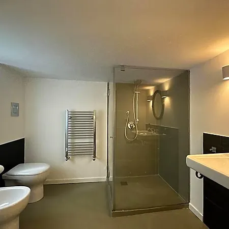 Laura's Hotell 4*